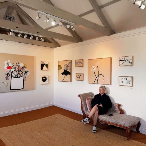 Jessica Cooper nella galleria della soffitta